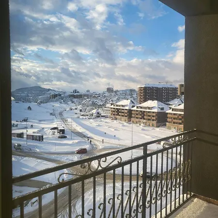 Gondola Vip 15 Apartment *